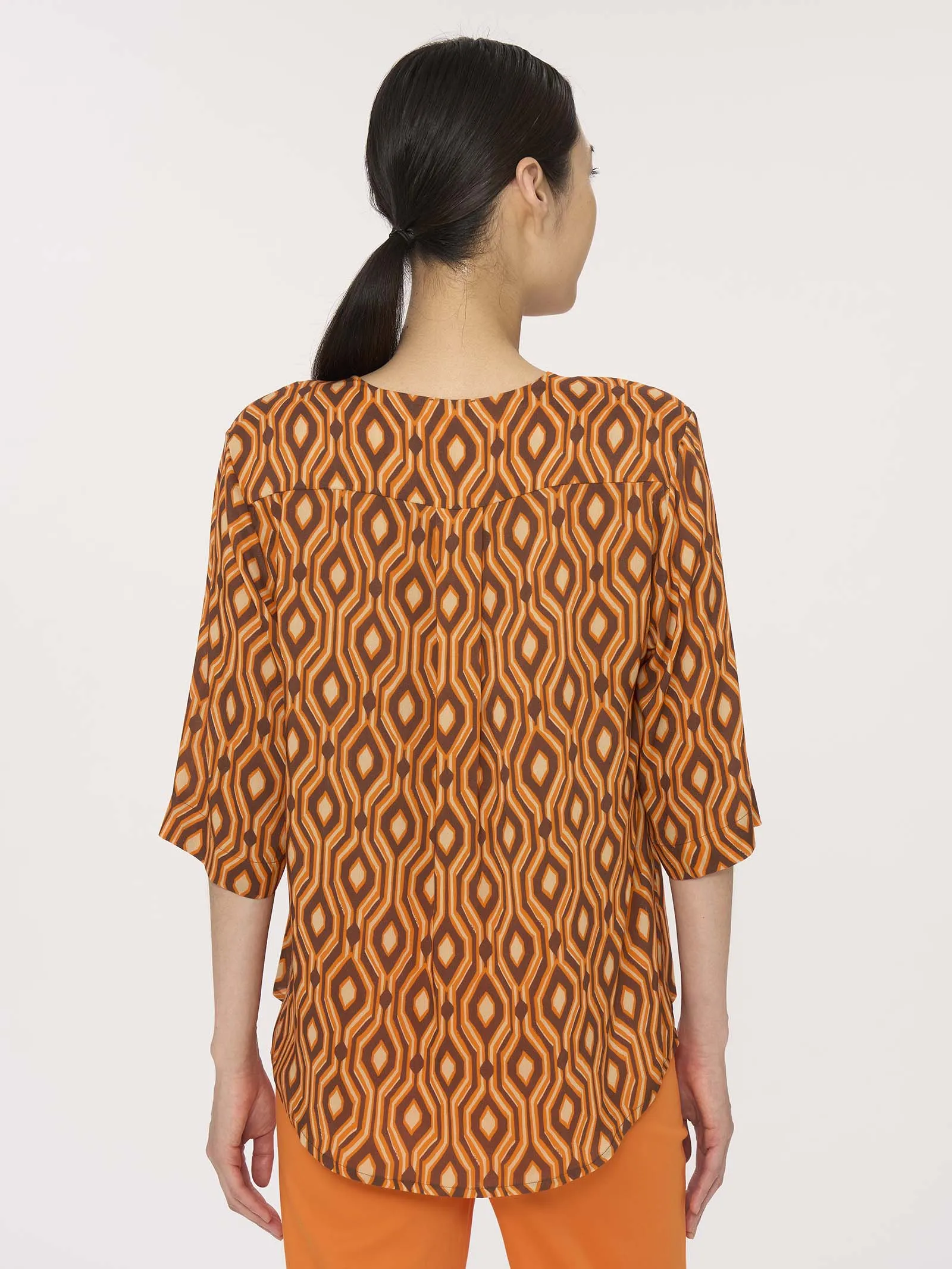 Blusa con scollo a V in Ecoseta - Fant. Irish Cream