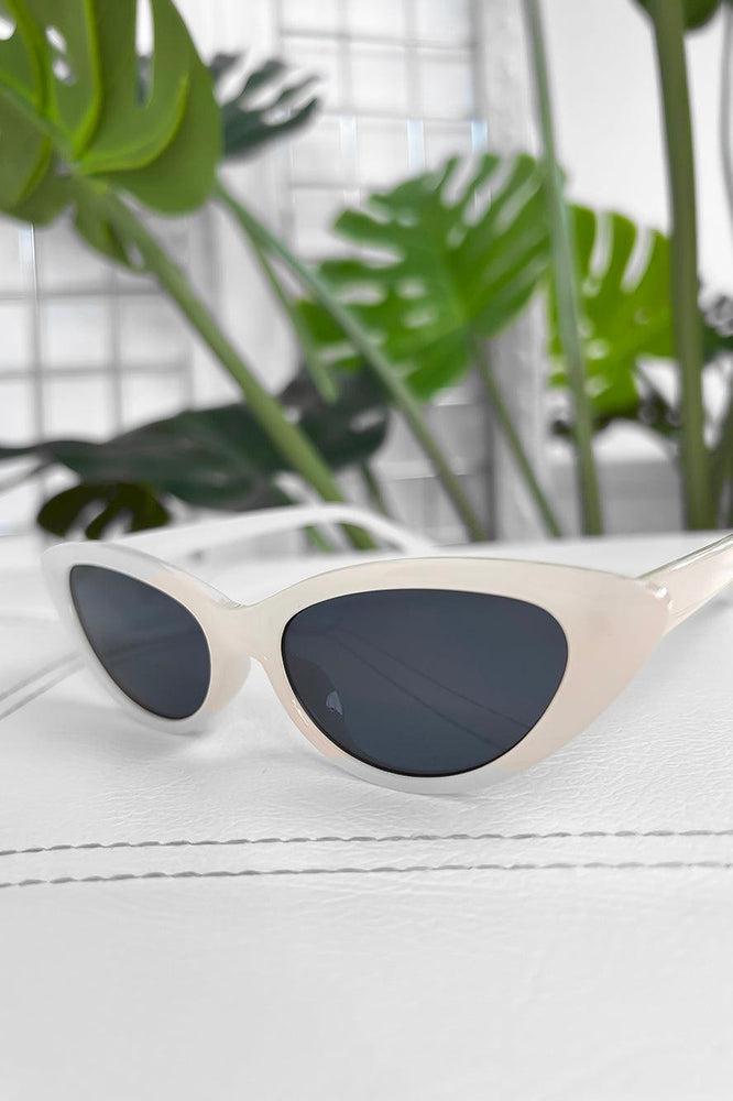 Cat Eye Plastic Frame Sunglasses