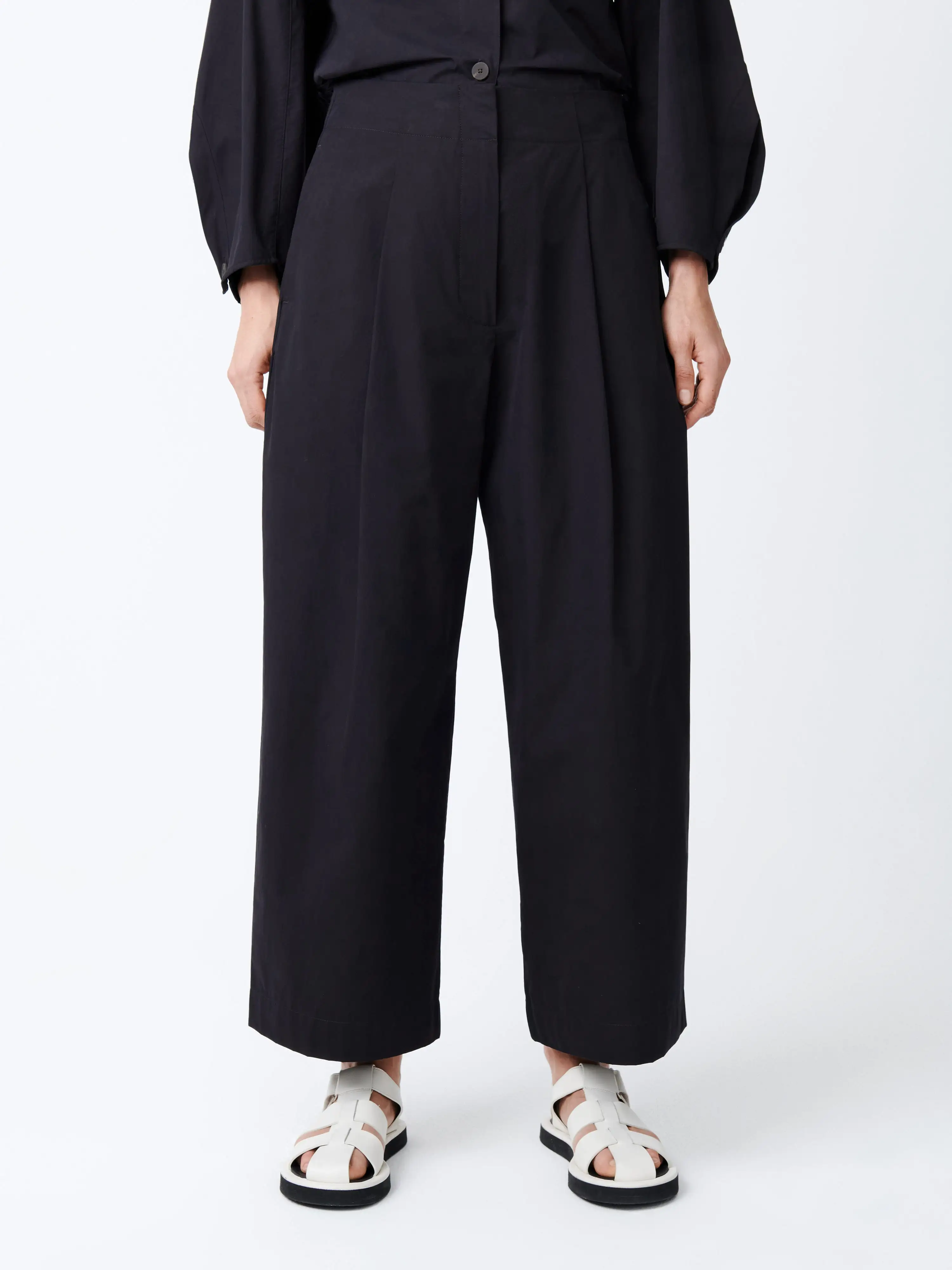 Dordoni Pant in Darkest Navy