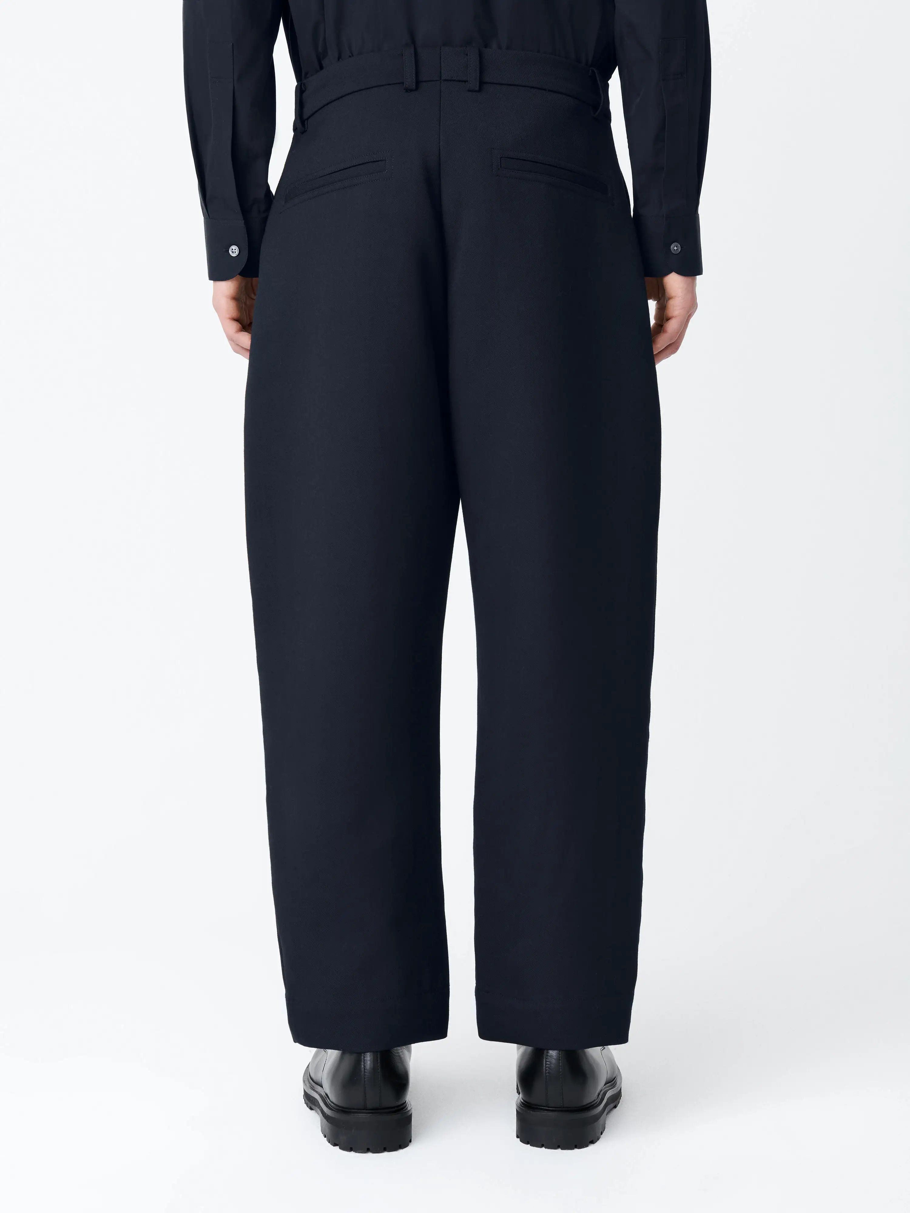 Ezra Pant in Darkest Navy