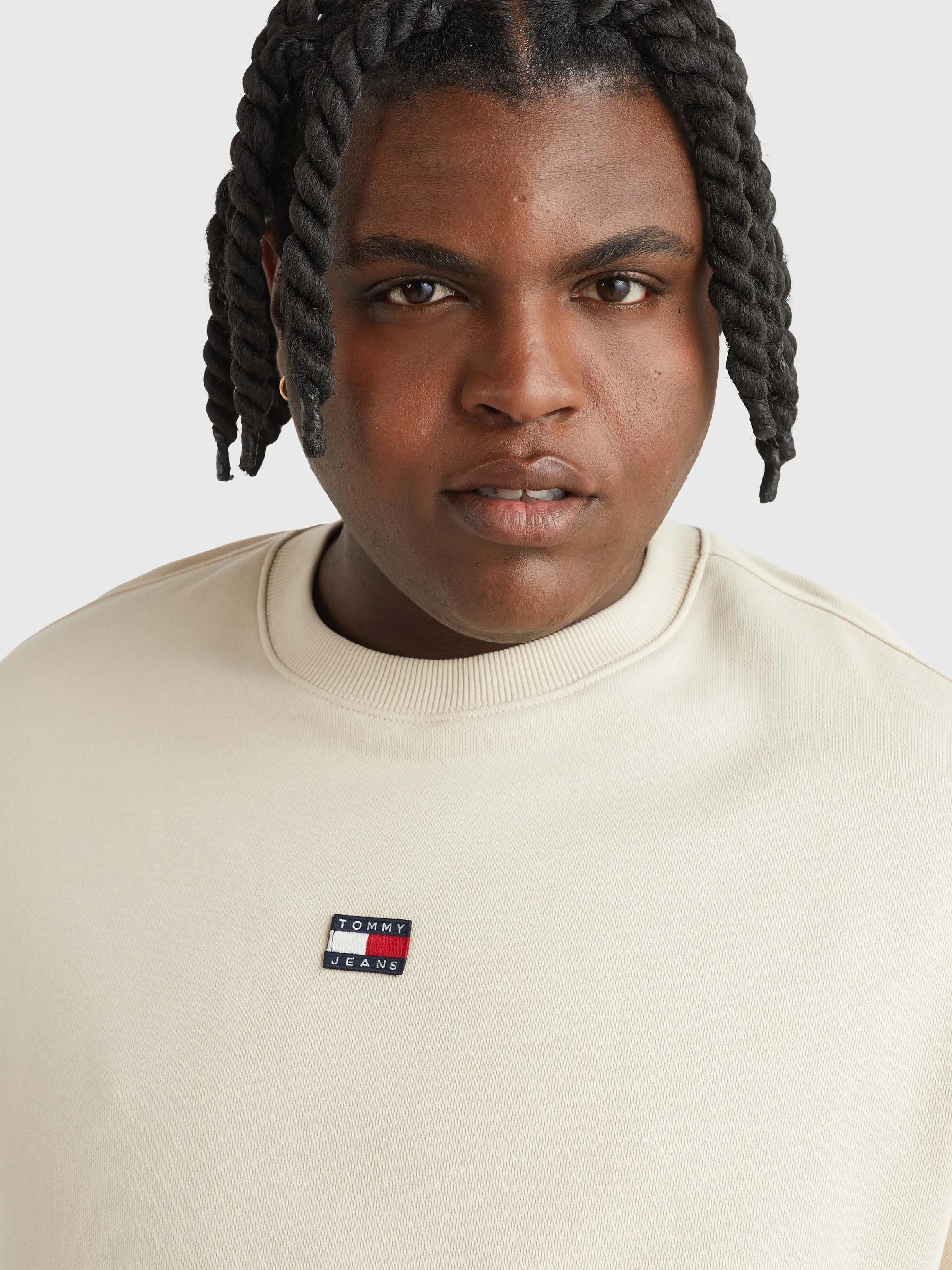 Plus Relaxed Fit Badge Sweatshirt | Sweatshirts & Hoodies | Tommy Jeans