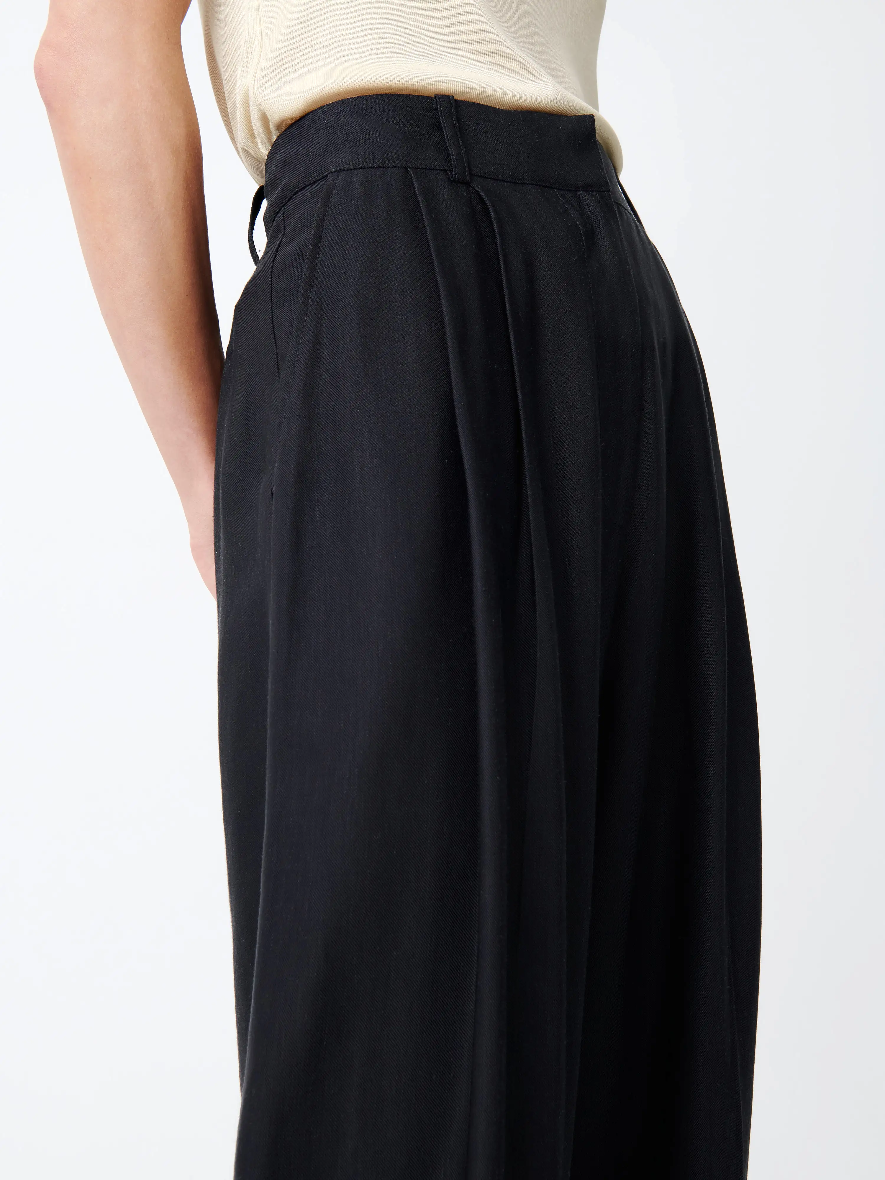 Sperro Pant in Darkest Navy