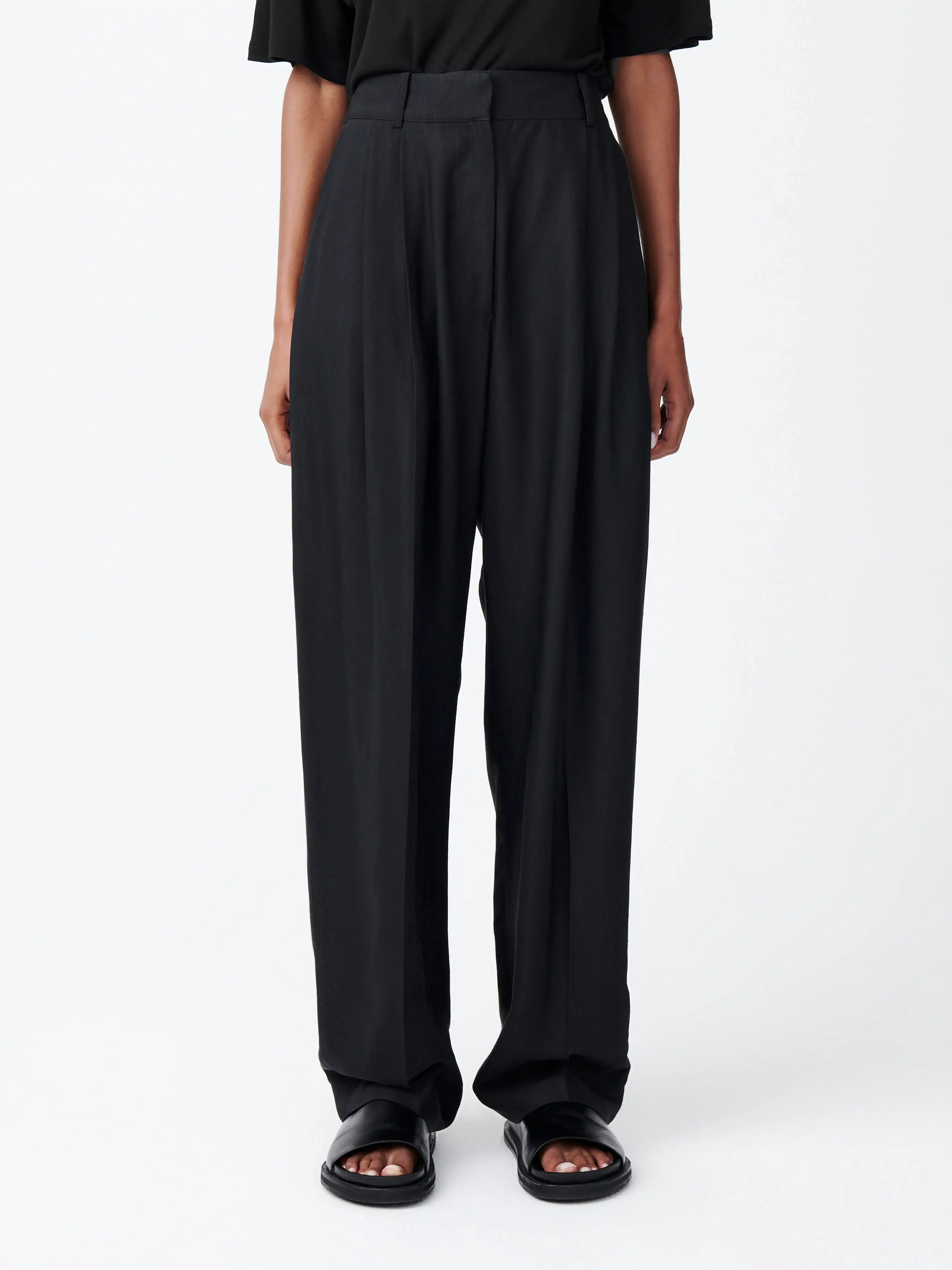 Sperro Wool Pant in Darkest Navy