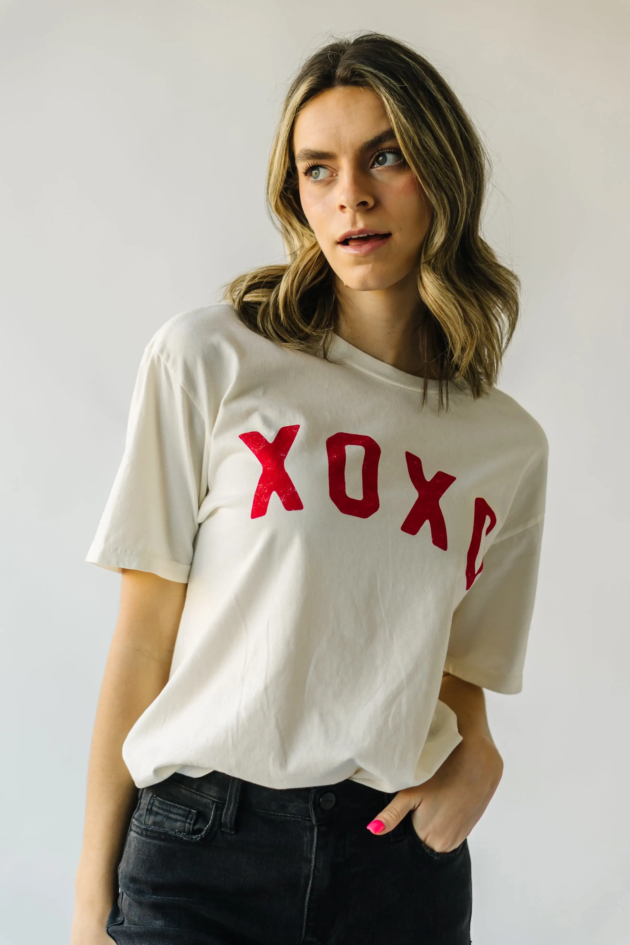 The Hugs + Kisses Graphic Tee in Cream